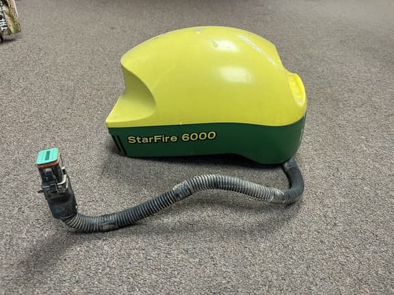 Image of John Deere StarFire 6000 equipment image 4