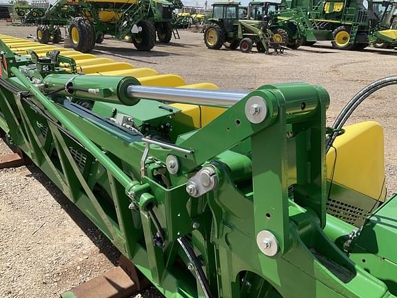 Image of John Deere SH12F equipment image 4