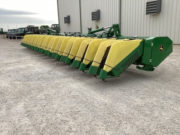 Image of John Deere SH12F equipment image 3