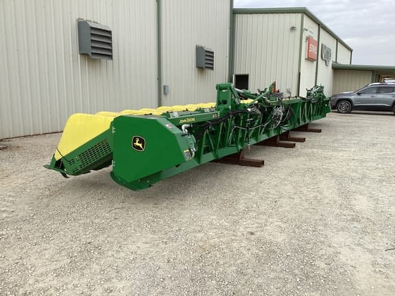 Image of John Deere SH12F equipment image 4