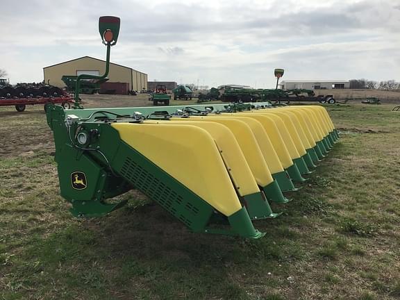 Image of John Deere SH8R equipment image 4