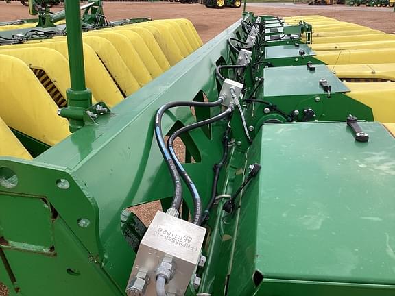 Image of John Deere SH8R equipment image 4