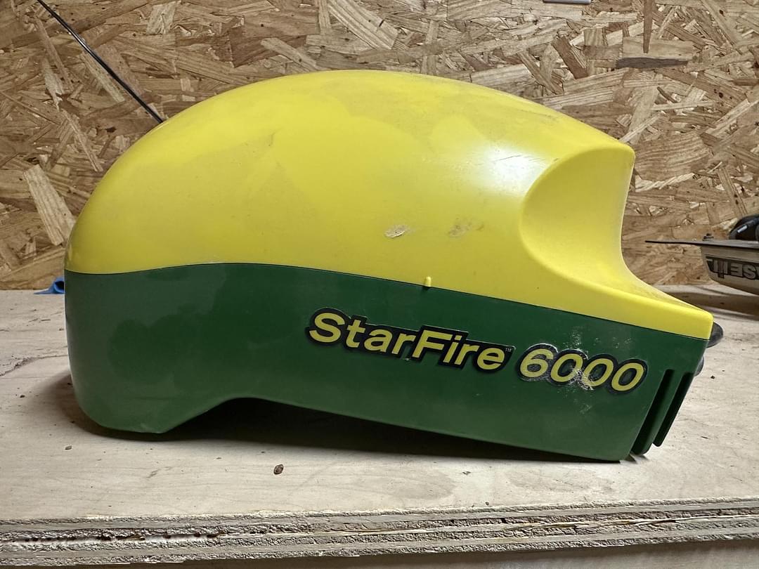 Image of John Deere StarFire 6000 Primary image