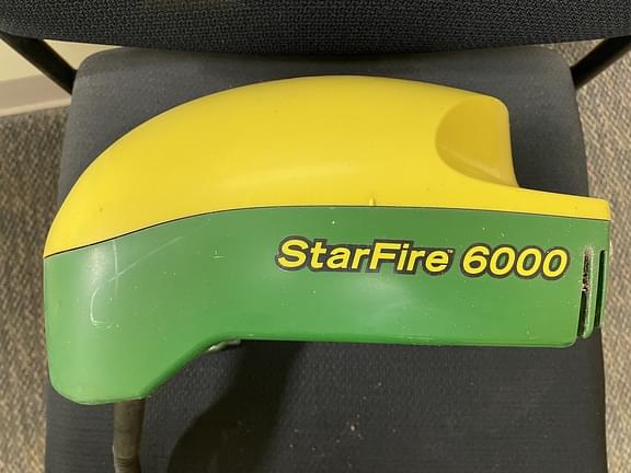 Image of John Deere StarFire 6000 equipment image 3