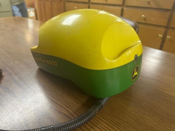 Image of John Deere StarFire 6000 equipment image 3