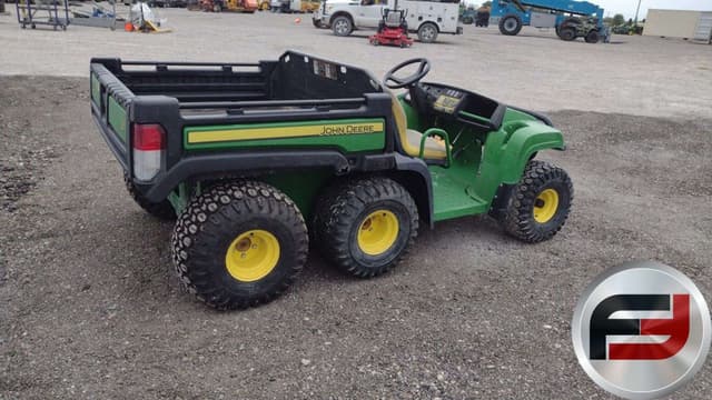 Image of John Deere Gator TH 6x4 equipment image 4