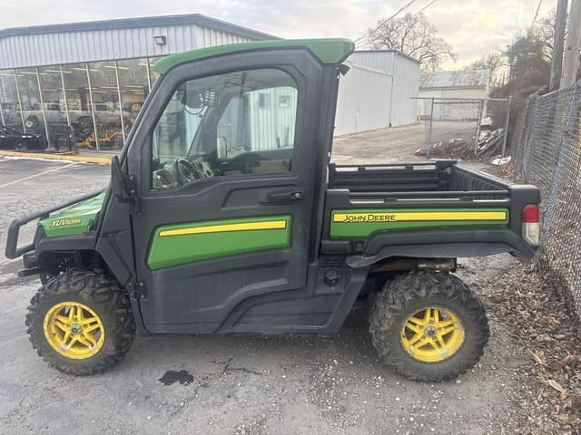 Image of John Deere XUV 835R equipment image 3