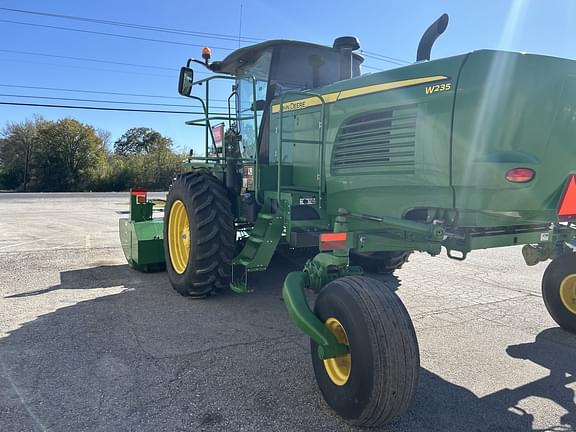 Image of John Deere W235 equipment image 2