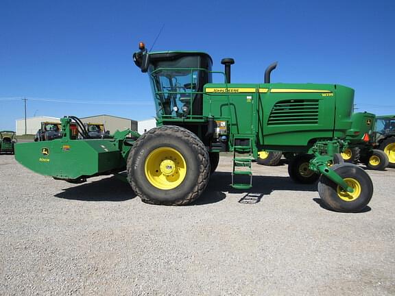 Image of John Deere W235 equipment image 1