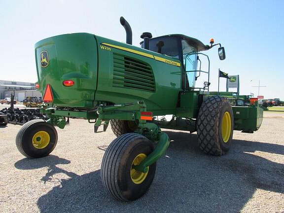 Image of John Deere W235 equipment image 4