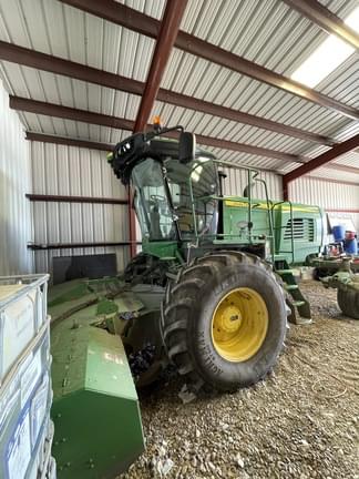 Image of John Deere W235 equipment image 3