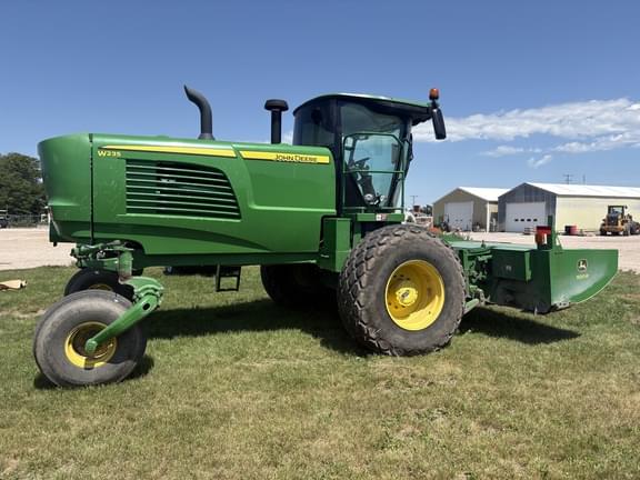 Image of John Deere W235 equipment image 3
