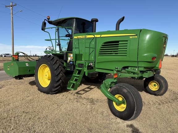 Image of John Deere W235 equipment image 1