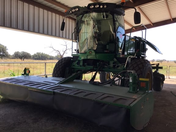 2019 John Deere W235 Equipment Image0