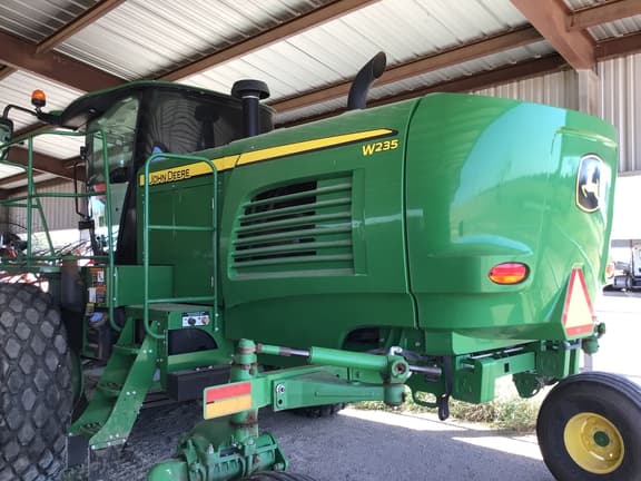 Image of John Deere W235 equipment image 3