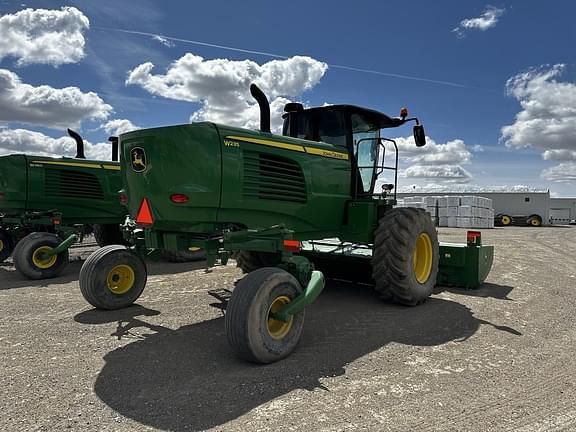 Image of John Deere W235 equipment image 4