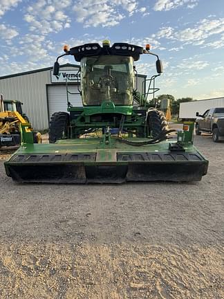 Image of John Deere W235 equipment image 3