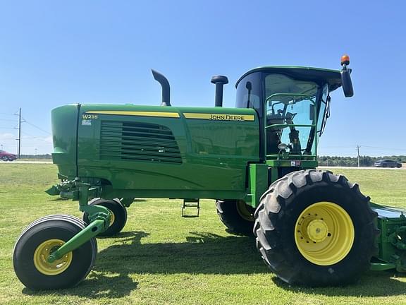 Image of John Deere W235 equipment image 4