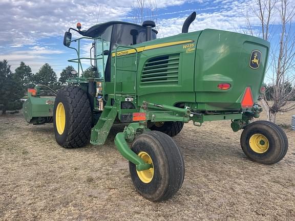 Image of John Deere W235 equipment image 2