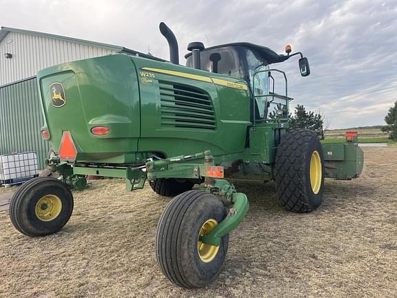 Image of John Deere W235 equipment image 4