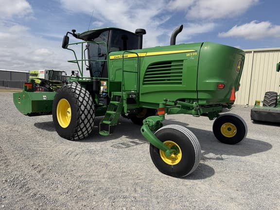Image of John Deere W235 equipment image 3