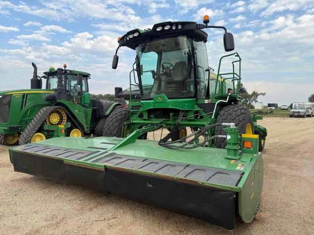Image of John Deere W235 equipment image 1