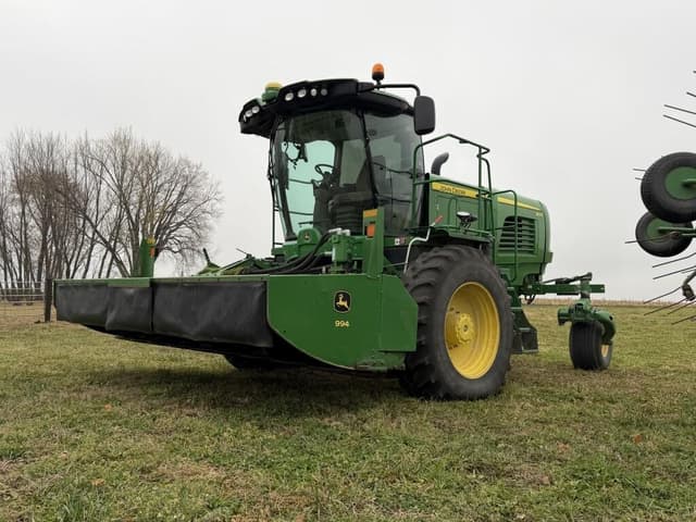 Image of John Deere W235R equipment image 1