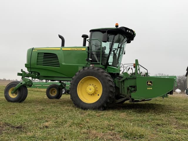 Image of John Deere W235R equipment image 2