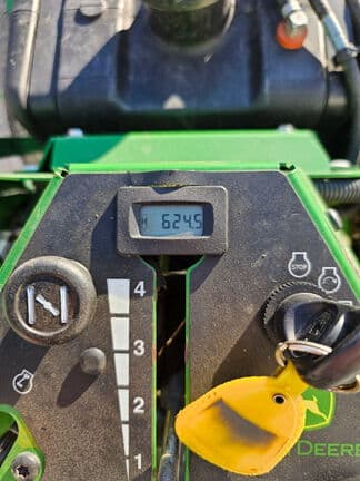 Image of John Deere W52R equipment image 3