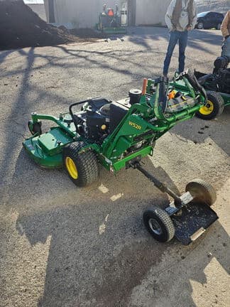 Image of John Deere W52R equipment image 1