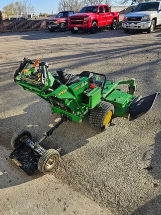 Image of John Deere W52R equipment image 2
