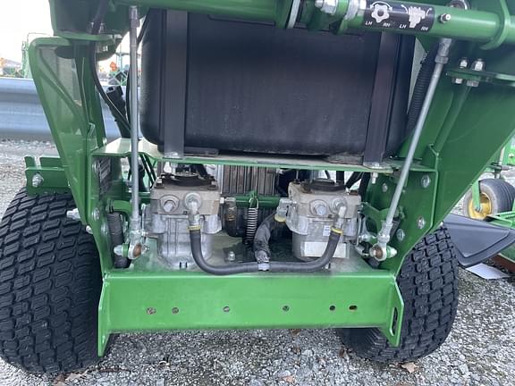 Image of John Deere W52R equipment image 1