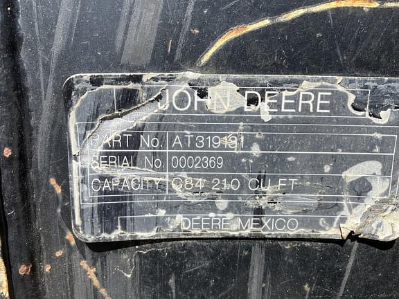 Image of John Deere Bucket equipment image 3