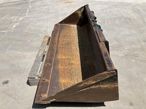 Image of John Deere Bucket Primary image