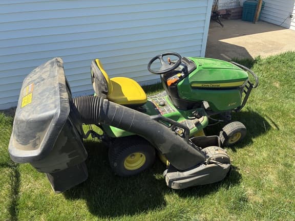 Image of John Deere X330 equipment image 1