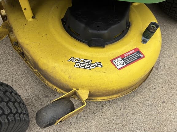 Image of John Deere X330 equipment image 3