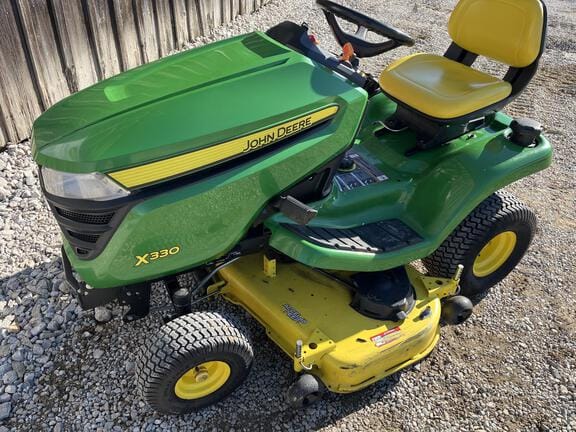 2019 John Deere X330 Equipment Image0