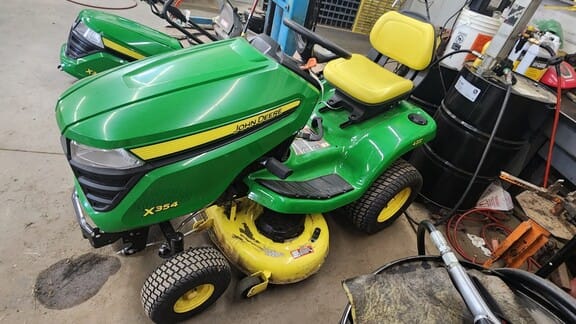 Main image John Deere X354