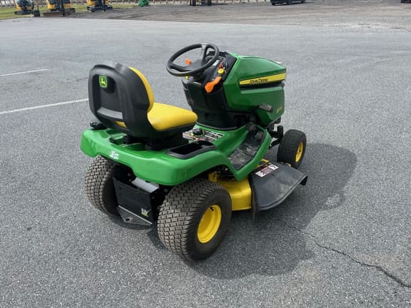 Image of John Deere X370 equipment image 3