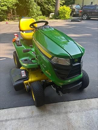 Image of John Deere X370 equipment image 1