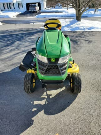 Image of John Deere X370 equipment image 4