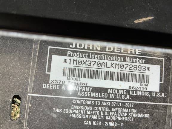 Image of John Deere X370 equipment image 4