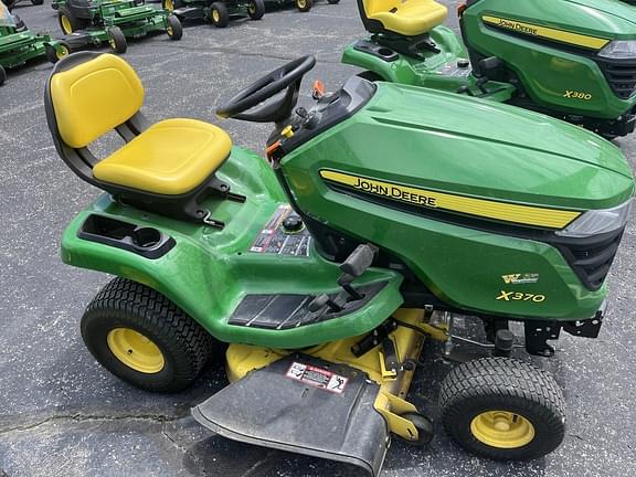 Image of John Deere X370 equipment image 1