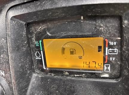 Image of John Deere X370 equipment image 4
