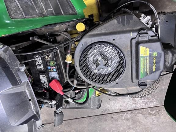 Image of John Deere X370 equipment image 3