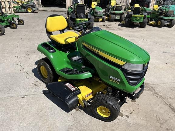 Image of John Deere X370 equipment image 2