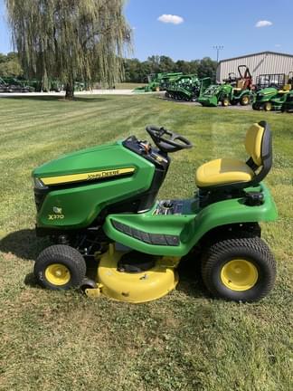 Image of John Deere X370 equipment image 1