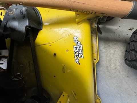 Image of John Deere X380 equipment image 2