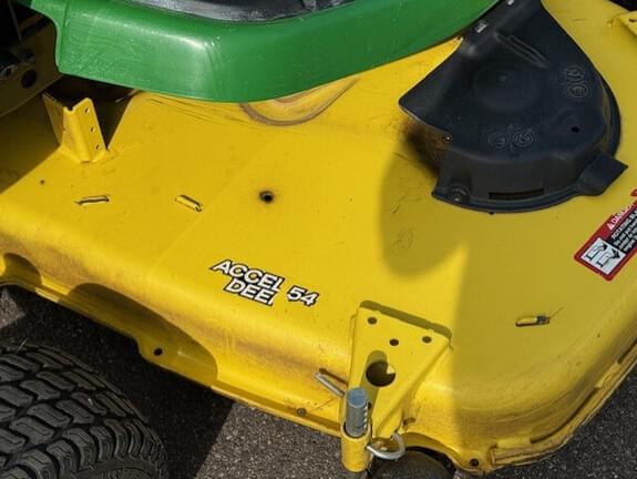 Image of John Deere X380 equipment image 3