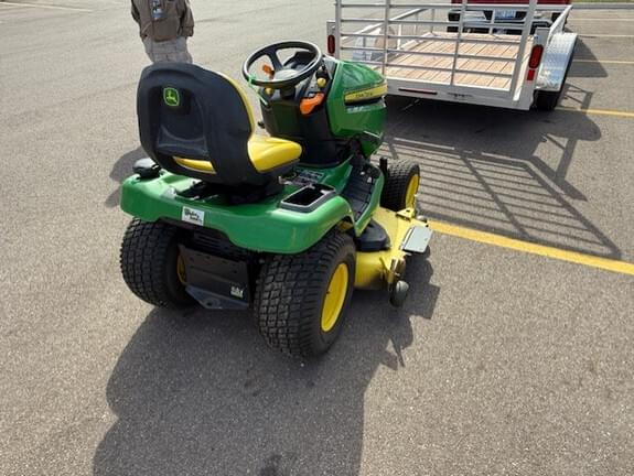 Image of John Deere X380 equipment image 4